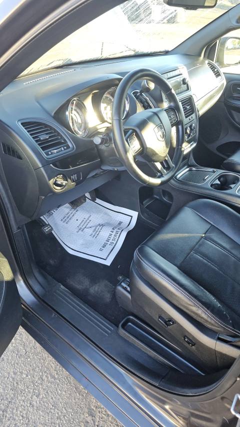 Vehicle photo 11