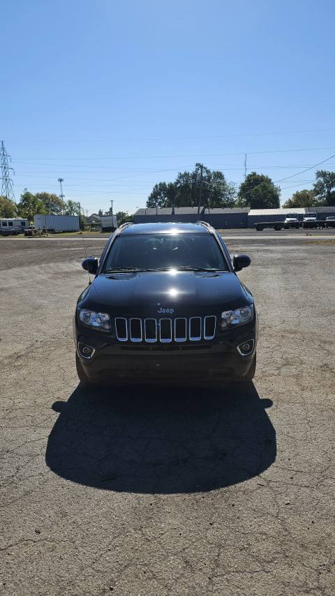 Vehicle photo 1