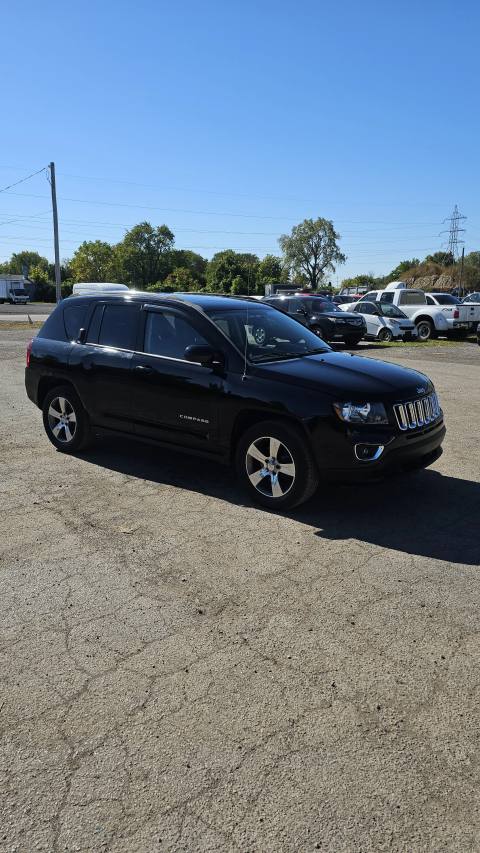 Vehicle photo 3