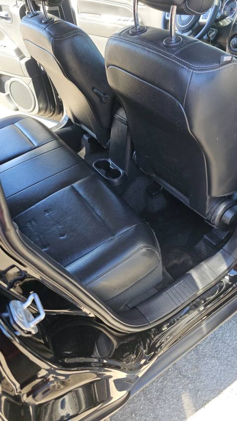 Vehicle photo 14