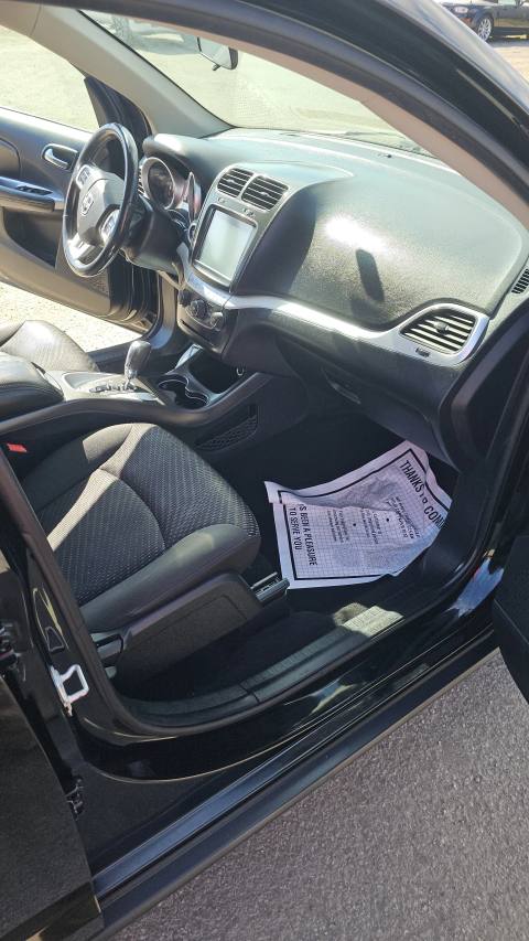 Vehicle photo 11