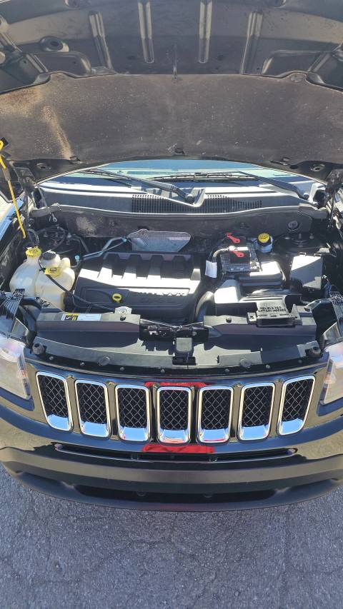 Vehicle photo 9