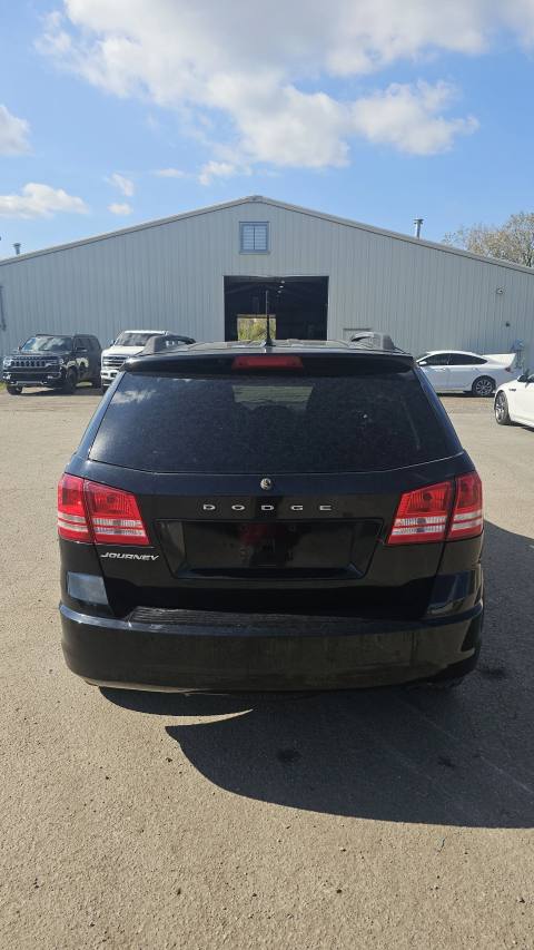 Vehicle photo 8