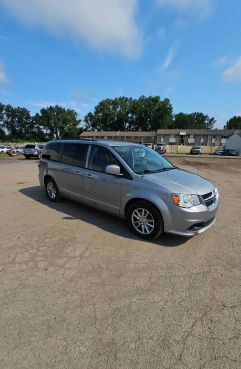 Vehicle photo 2