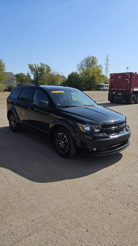 Vehicle photo 3