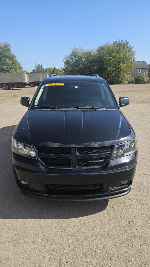 Vehicle photo 1