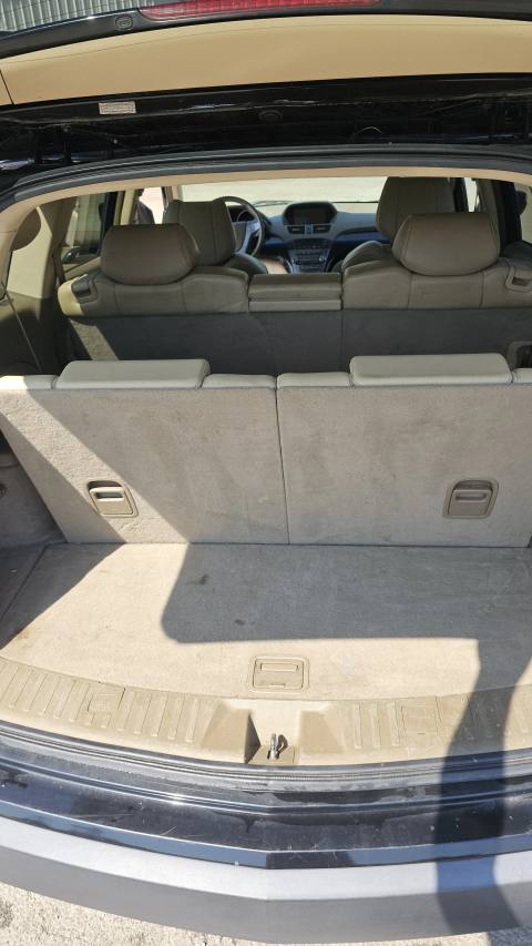 Vehicle photo 7